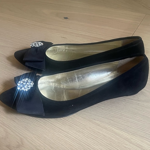 Black velvet flat pumps. Diamanté detail - Picture 5 of 5